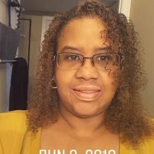 Meet your Posher, Selena